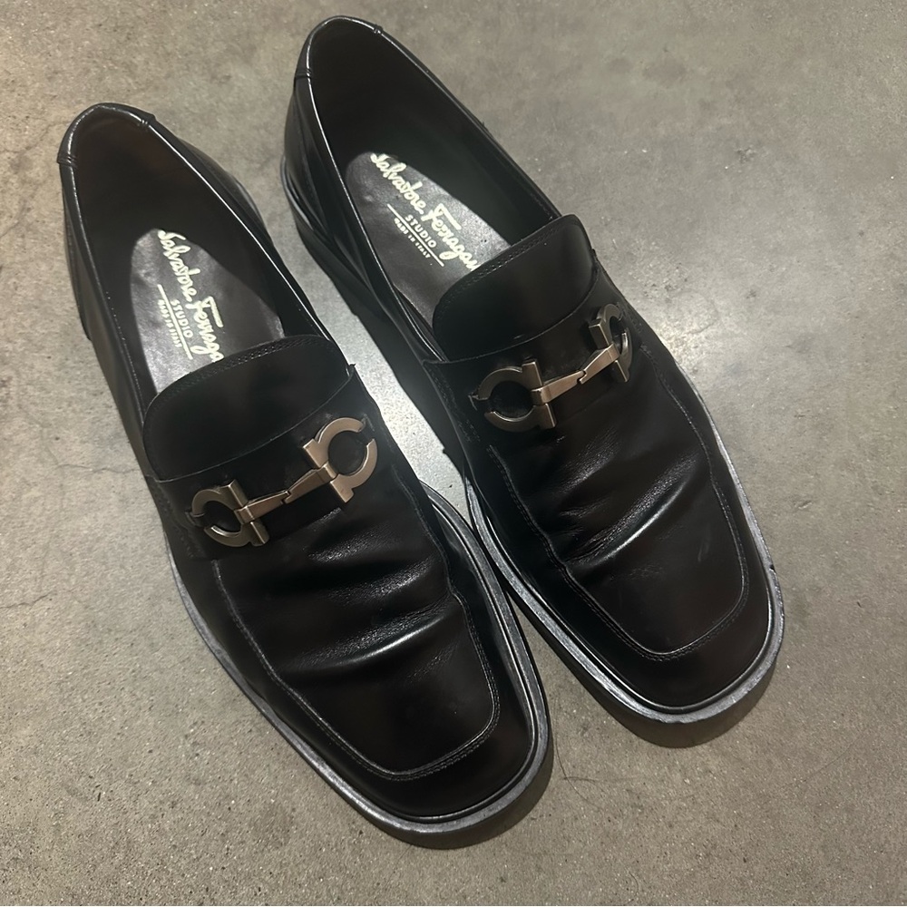 Salvatore Ferragamo black leather loafers mens size 10 / 10.5 (Orig $895)